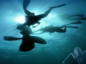 En 1982 tropas rusas efectuaban entrenamientos de buceo en el lago Baikal. Al realizar una inmersión a